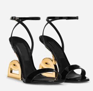 22s Dames Hoge hakken SANDAAL Schoenen zomer sandalen naam ontwerp Sleehak In Zwart Lakleer Vergulde Carbon Gladiator Sandalias 35-43
