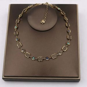 20color Luxury Designer Lettre Pendentif Colliers Femmes 18K Plaqué Or Cristal Strass Collier Chaîne Bijoux Accessoires