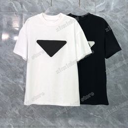 22ss Мужчины Женщины Дизайнерские футболки футболка с миланскими буквами Вышивка Треугольная этикетка классический с коротким рукавом Мужская с круглым вырезом Париж Мода Уличная одежда черный белый S-2XL