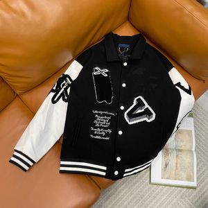 Mens Luxurys Designer Varsity Chaquetas High Street Multi-Parches Varsity de cuero mixto Chaqueta de béisbol Chaqueta de béisbol Casual Streetwear Abrigos Abrigos