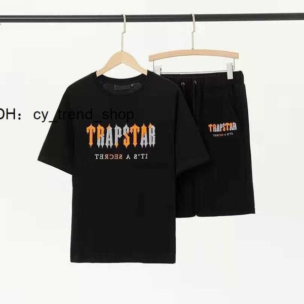 22ss New Trapstar London camiseta Hombres y mujeres Top bordado Chenille Decoded Chord Suit - Revolution Luxury Trapstars Tee Trapstar. 121