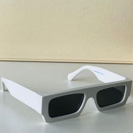 22SS rechthoekige klassieke mode 40008 zonnebrillen 8 0 mm polycarbonaatplaat ingekeed frame zonnebril voor mannen en vrouwen witte zon G247D