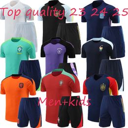 23 24 25 Home Men and Kids Kit de camiseta de fútbol de fútbol 2023 2024 Jerseys de fútbol para hombres Traguos de entrenamiento