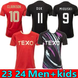 23 24 Aberdeen Voetbalshirts McGRATH CLARKSON JENSEN MacKENZIE DEVLIN BARRON DUK 2024 Thuis Heren Voetbalshirts Kdis Kits