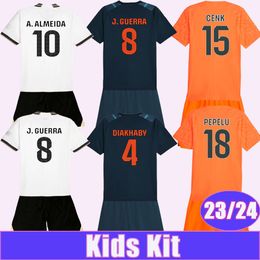 23 24 GAYA Kids Kit Maillots de football A. ALMEIDA CENK PEPELU MARCOS ANDRÉ DIAKHABY DURO S. CASTILLEJO Domicile 3ème maillot de football