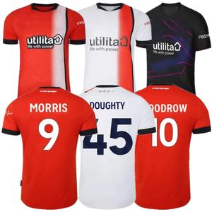 23 24 Luton CLARK CAMPBELL Maillots de football pour hommes BURKE NAISMITH BELL DOUGHTY ADEBAYO Accueil Chemises de football blanc rouge