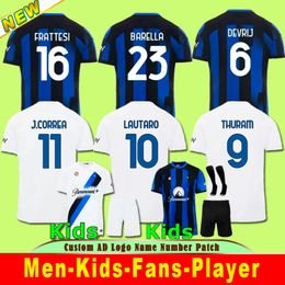 Fans Player Home LUKAKU LAUTARO Milans Fußballtrikots JUBILÄUM CORREA DZEKO BARELLA SKRINIAR 2023 2024 BROZOVIC Auswärtsfußballtrikot Herren Kinderset