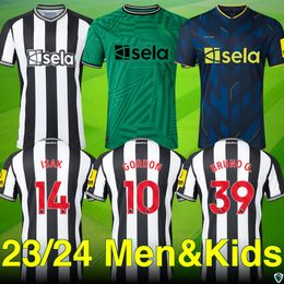 23 24 Maillots de football Magpies-Newccastle-Isak, Gordon, Bruno G., Wilson Editions.Premium pour les fans - Domicile, Extérieur, Troisième kits, Collection Enfants.Nom de personnalisation de différentes tailles, NO.