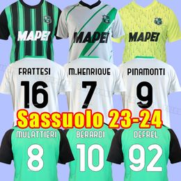 2023 2024 Sassuolo Calcio TRAORE Voetbalshirts voor heren BERARDI BOGA CAPUTO OBIANG DEFREL KYRIAKOPOULOS RASPADORI Thuis weg Voetbalshirt met korte mouwen Uniformen