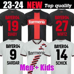 23 24 Voetbalshirts Thuis 2023 2024 DEMIRBAY Wirtz BAKKER BAILEY Away CH Aranguiz Paulo Schick Camisetas Heren Voetbalshirt top