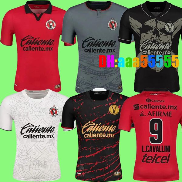 23 24 Camisetas de fútbol del Club Tijuana A. MARTINEZ L. CAVALLINI K. CASTANEDA L. RODRIGUEZ C. RIVERA A. CANELO C. GONZALEZ Ediciones especiales Camisetas de fútbol Uniformes