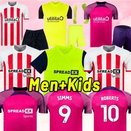 23 24 SUNDERLAND Thuisvoetbalshirts STEWART SIMMS ROBERTS AMAD CLARKE DAJAKU EMBLETON EVANS O'NIEN Voetbalshirt PRITCHARD Heren kindertenue