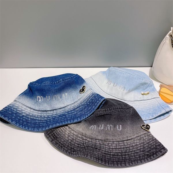 23 Designer Seau Chapeau De Luxe Femme Pêcheur Chapeau Cravate Teint Denim Chapeau De Pêche Casquette À La Mode Dames Chapeau De Soleil Avec Lettre Coeurs Chapeaux Occasionnels