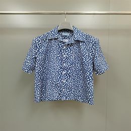 23 Camisa de manga corta con estampado de leopardo recién llegado a principios de otoño - 100% poliéster con botones de nácar TAMAÑO EURO226f