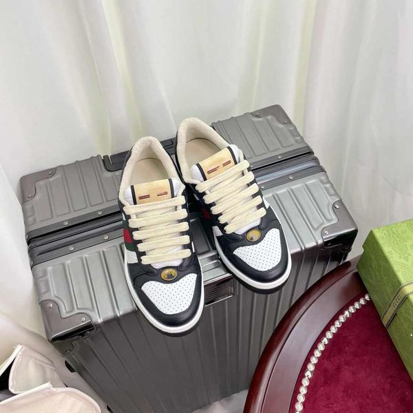 23 chaussures de marque de créateurs célèbres, vieilles petites chaussures sales décontractées, mariée en serviette de style spectacle, chaussures de sport délicates, douces, confortables et respirantes