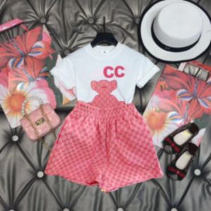 23 Designer de luxe Ensembles de vêtements pour enfants T-shirt Chameau rose monogrammé le plus court mode Marque de mode britannique été trésors pour enfants et filles coton deux pièces