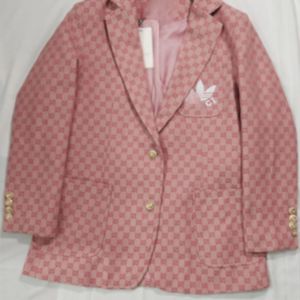 23 nouveau manteau rouge Royal Network conçu par un designer haut de gamme pour un manteau de costume pour femmes coupe ajustée et apparence mince