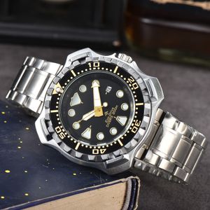 2323 Nuevo Reloj de cuarzo de tres agujas de lujo para hombre Reloj de alta calidad de marca superior Reloj de diseñador Banda de goma Accesorios de moda para hombre Regalo del festival