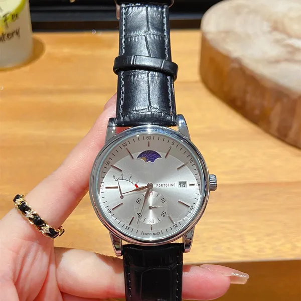 2323 Nuevo reloj de cuarzo de tres pines de lujo para hombre con función de fase lunar Diseño de marca superior de alta calidad Correa de reloj de piel de becerro Accesorios de moda para hombre Regalo de vacaciones