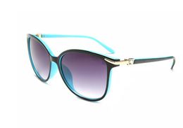 236 hommes lunettes de soleil design classique mode cadre ovale revêtement UV400 lentille jambes en fibre de carbone été Style lunettes avec boîte