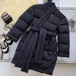 23AW Chaqueta de mujer Parkas Abrigo de plumón Moda Jacke Diseñadores de moda Estilo Corsé delgado Traje grueso Rompevientos Bolsillo Dama Abrigos cálidos S-L