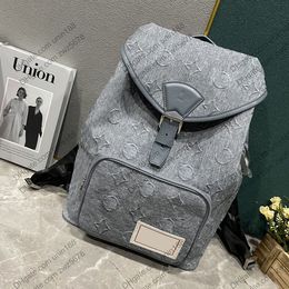 23FW Femmes Luxurys Designers Sac à dos Tote Tote Denim Relief Flower Sac à main sac à main Sac à corps crossbody pour les dames avec extérieur POC VWEO