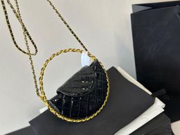 23K Super Fashion Bagi de cuir breveté brillant Femmes Black and Gold Braided Strap Chain Circular Ring Sac Luxury Hands Sac à main Changer le sac à lèvres Sac à bilan de lèvres