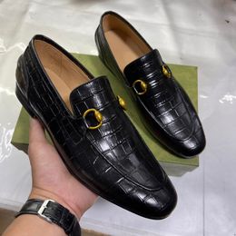23Model Zapatos de vestir lujosos para hombres Punta puntiaguda Chelsea Business casual Diseñador con correa Moda Tendencias populares Caucho Cuero Negro 2024