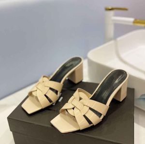 23S dames sandaalblok hakken eerbetoon hakken muilezels slipper hiel octrooi lederen open teen sandalen Italië gemaakt luxe designer jurk dia met doos 35-43