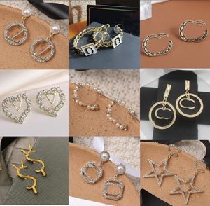 23ss 20 stijl 18K Vergulde Letters Stud Kwastje Lange Oorbel Bengelen Ronde Luxe Designer Vrouwen Kristal Strass Parel Bruiloft Sieraden Gift