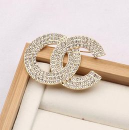 20style De Luxe Femmes Designer Marque Broches Plaqué Or 18K Cristal Strass Bijoux En Cuir Broche WoMen Marry Accessoires De Fête De Mariage