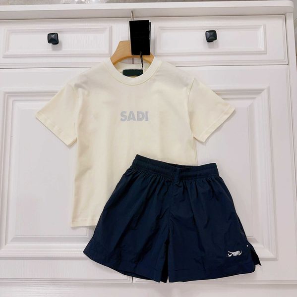 23ss bébé ensemble enfant ensembles enfants survêtement enfants vêtements de créateurs garçons lettre logo imprimé t-shirt à manches courtes taille élastique broderie pantalon de plage costume bébé vêtements