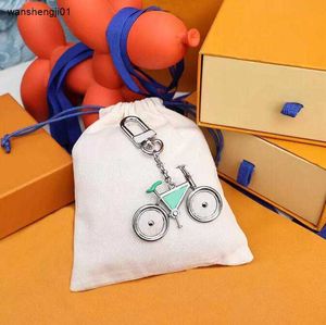 23ss Llaveros de bicicleta Marca de lujo de alta calidad Bolsa de bicicleta de metal Decoración Colgante Llaveros Pareja Regalos Llavero Incluyendo caja