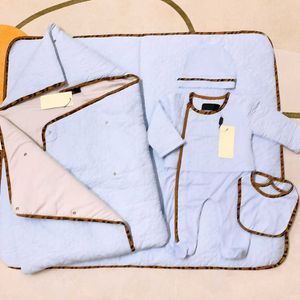 23ss merk designer pasgeboren baby vijfdelige slaapzak romper quilt pak Herfst winter nieuwe eenvoudige baby kruipen kinderkleding a1