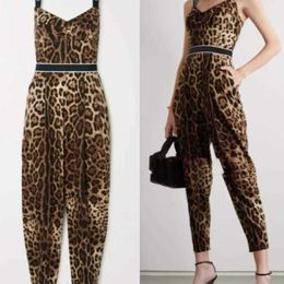 23ss designer merk vrouwen jumpsuit Europese Amerikaanse stijl Koreaanse versie hoogwaardige jumpsuit dames luipaardprint letter singels tailleband onesie a1