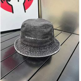 23ss designer hoed Stok boor letter logo Gerafelde rand cowboy vissershoed Dames Zonnebrandcrème Strand Zonnehoeden Ademend Hoge kwaliteit Visser Cap Emmer Unisex a1