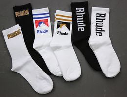 Rhude Herrensocken, Designer, einfacher Buchstabe, hochwertige Baumwolle, europäisch, amerikanisch, Street-Trend-Socken, Herren- und Damensocken, Rhude Paar-In-Tube-Socken