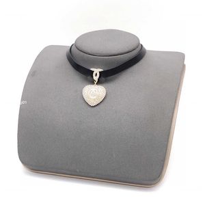 23SS Designer Femmes Collier Bijoux de haute qualité Perle Diamant incrusté Pendentif en forme de coeur Sautoirs # Y compris la boîte de marque Cadeau préféré