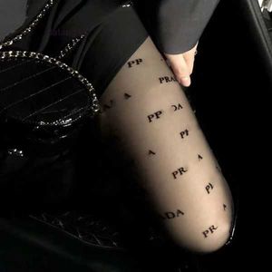 23SS F / C / B / T / G Designer Channel Sexy Dentelle Bas Collants Femmes Mode Mince Leggings Maille Cucci Doux Respirant Creux Textile Lettre Noir Soie Chaussettes 8 IH8T