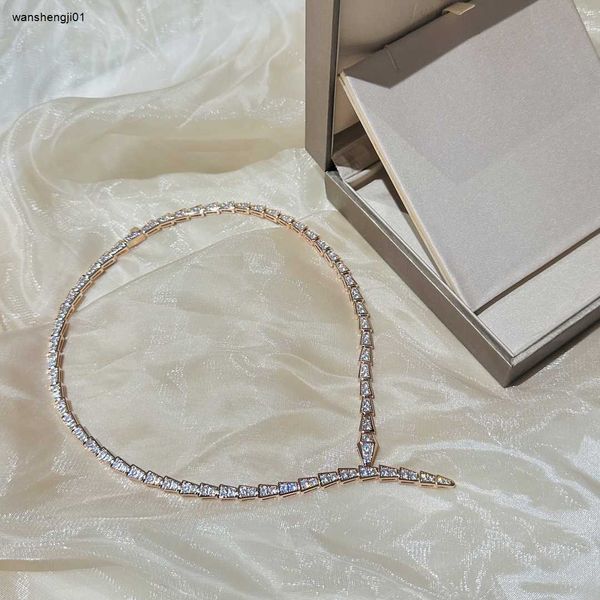 23ss marca de moda Gargantillas collar de diseñador para mujer con incrustaciones de diamantes en forma de serpiente diseño de joyería que incluye caja de regalo preferido