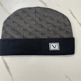 23ss Sombreros de diseñador de moda Gorro para hombres y mujeres Otoño / Invierno Gorro de punto térmico Gorro de marca de esquí Gorro de calavera a cuadros de alta calidad Gorro cálido de lujo