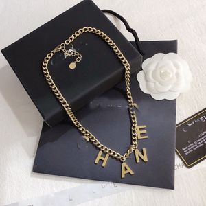 23SS à la mode 18 km plaqués en acier inoxydable Colliers Chaîne LETTRE CHOKER PENDANT Collier Fashion Womens Collier Party Bijoux Accessoires