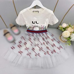 23ss kid sets kids designer kleding rok set meisjes Ronde hals Puur katoen logo bedrukking t-shirt Lint splitsen Netto garen Halve rokken pak Hoge kwaliteit babykleertjes