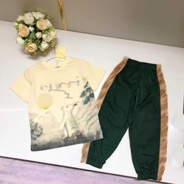 23ss kids set kids designer kleding jongens Ronde hals Puur katoen konijn maan logo afdrukken t-shirt Contrasterende Kleur broekpak Hoge kwaliteit babykleertjes