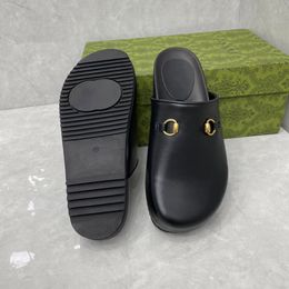 23SS Hombres de lujo Mujeres Sandalias de mula Marca Diapositivas Zapatillas de moda Señora Diapositiva Diseño de fondo grueso Zapatos casuales Zapatillas de deporte por tasman zapatillas habitación
