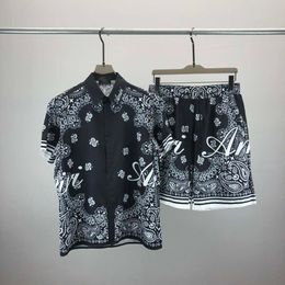 23SS Mens Designers Survêtement Set Luxe Classique Mode Chemises Hawaïennes Survêtements Ananas Short Imprimé Chemise À Manches Courtes Costume # 048