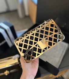 23SS Metal Hollow Dinner Designer Sacs avec Black Lambe Spin Pourse Purse Halle Chaîne Gold Check épaule Portefeuilles Crossbody Français Frenks Luxuries Handsbags 18cm