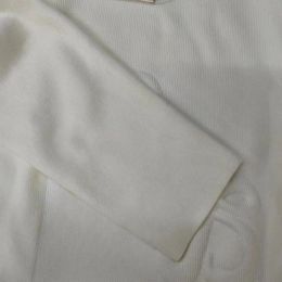 23SS Nieuwe dames trui herfst trendy lange mouwen met lange mouwen bovenaan high-end slanke pullover jas ontwerper trui vrouwen witte dunne gebreide truien 5435SSD