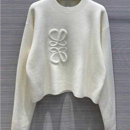 23ss Nouveau Pull Femme Automne Tendance Haut À Manches Longues Haut De Gamme Slim Pull Manteau Designer Pull Femmes Blanc Mince Chandails En Tricot