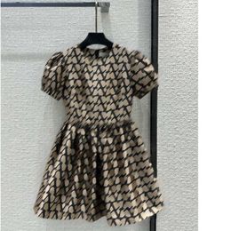 23ss robes d'été femmes s'habillent vêtements de créateurs pour femmes Vintage logo complet jacquard bulle manches plissées pli taille pompadour jupe robe vêtements pour femmes a1